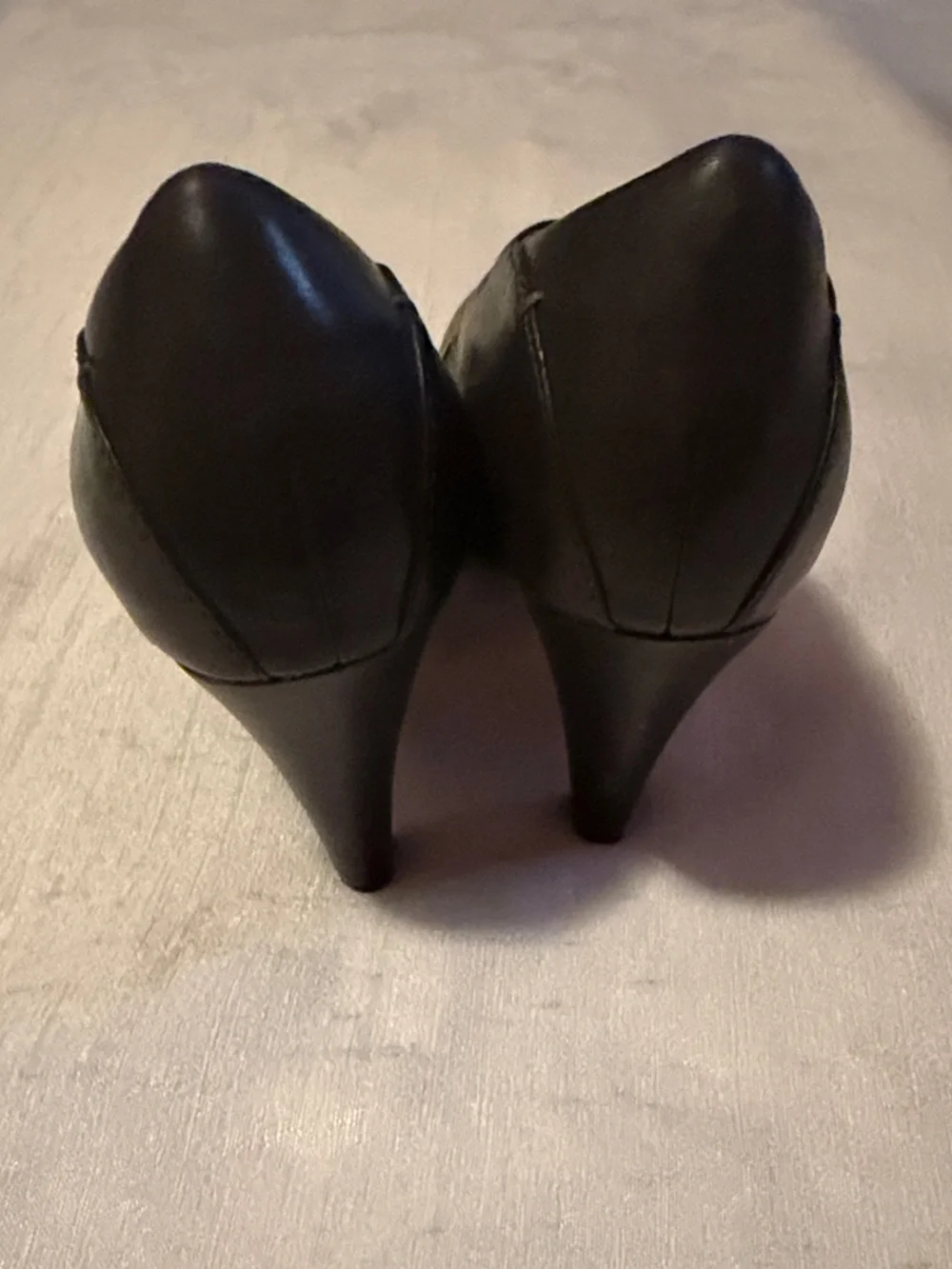 Dark Grey Leather Women’s Slip-On Pumps